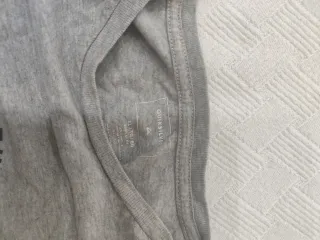 Lote de camisetas y jersey de marca