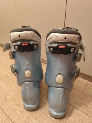 Botas esquí Atomic Talla 37 esquís, bastones, casc