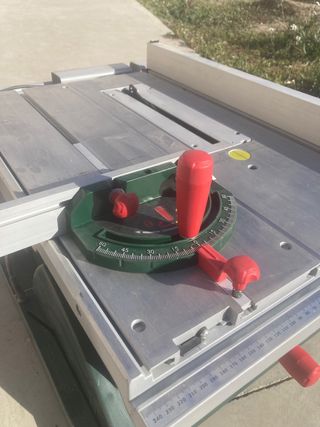 Sierra de mesa Bosch PTS 10