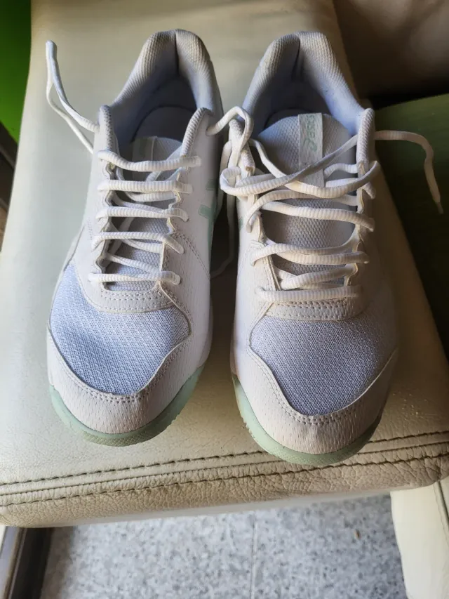 Deportivas Asics Blancas y Turquesa