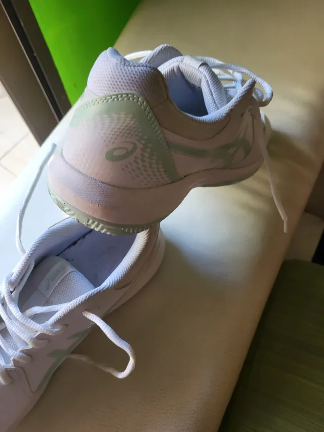 Deportivas Asics Blancas y Turquesa