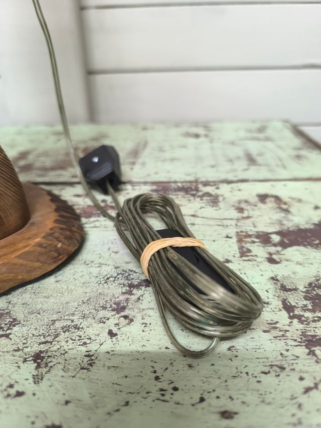 Lampada in legno di scimmia. Vintage