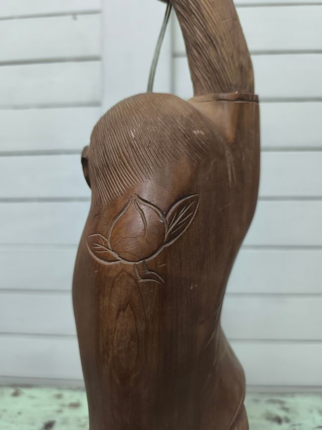 Lampada in legno di scimmia. Vintage