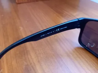 Gafas de sol Hawkers negras y marrones