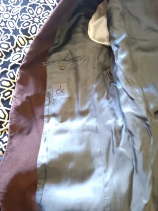 Traje de chaqueta y pantalón marrón