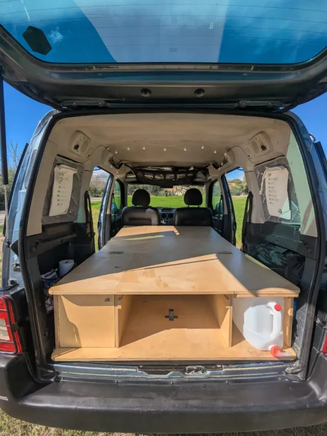 Kit Mueble Camper + colchon + aislantes + otros