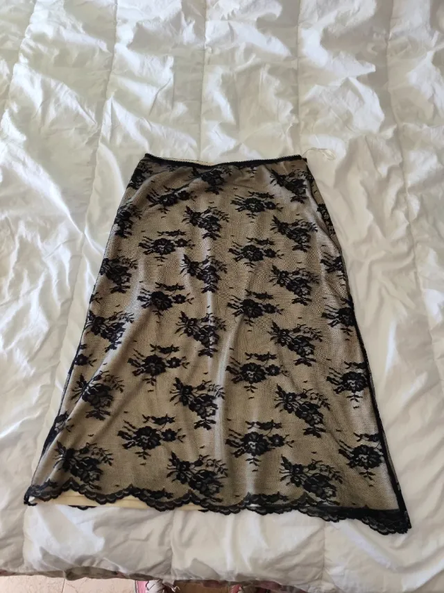 Falda larga encaje beige y negro