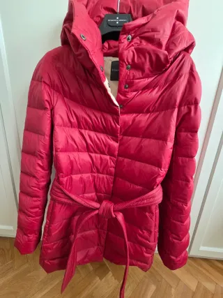 Abrigo acolchado rojo Roberto Verino