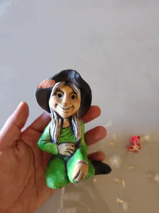 Figura Bruja Artesanal más bruja de la suerte