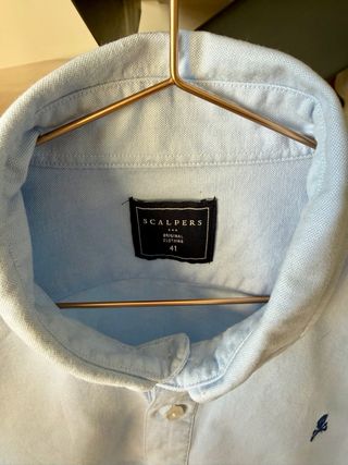 Camisa Scalpers azul talla 41.