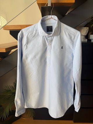 Camisa Scalpers azul talla 41.