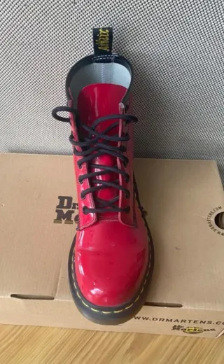 Botas Dr. Martens Charol Rojas Talla 37