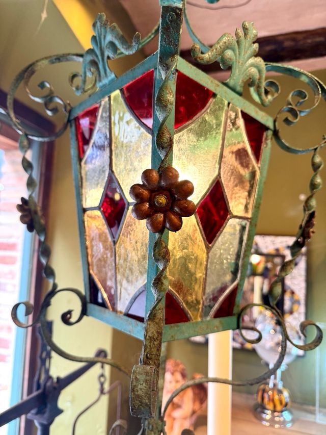 Lámpara antigua de vitrales. pátina Verde original