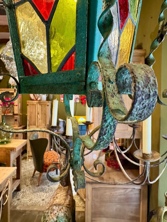 Lámpara antigua de vitrales. pátina Verde original