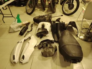 Asiento Piaggio Typhoon y carcasa marcador.