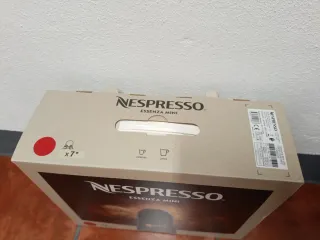 Cafetera Nespresso Essenza Mini Nueva
