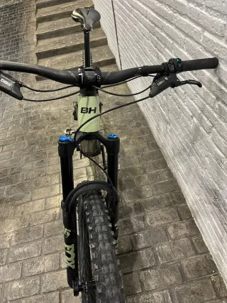 BICICLETA MONTAÑA ELÉCTRICA BH