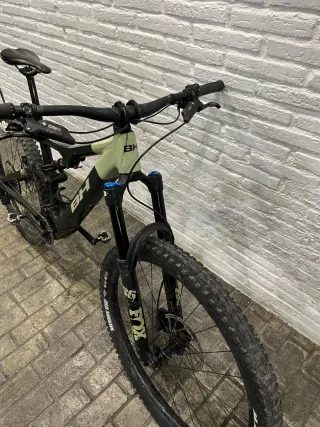 BICICLETA MONTAÑA ELÉCTRICA BH