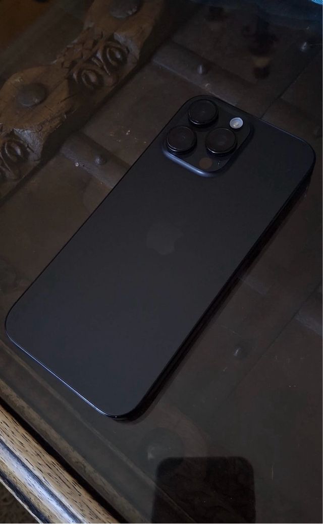 iPhone 16 Pro Max Negro