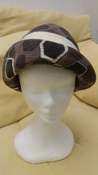 Cappellino anni '60  modisteria marrone e bianco