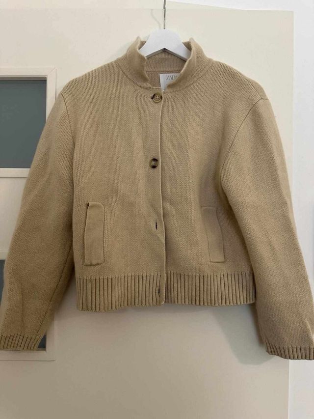 Chaqueta de punto beige Zara