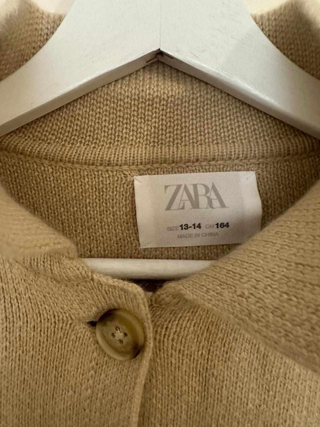Chaqueta de punto beige Zara