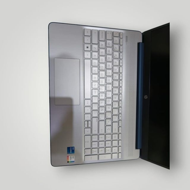 Portatile HP 15S-FQ1XXX Intel Core i7-1065G7 1TB SSD/8GB RAM Windows 11+caricatore