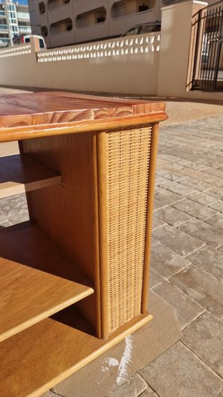 Tavolino in legno e vimini