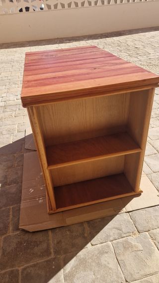 Tavolino in legno e vimini