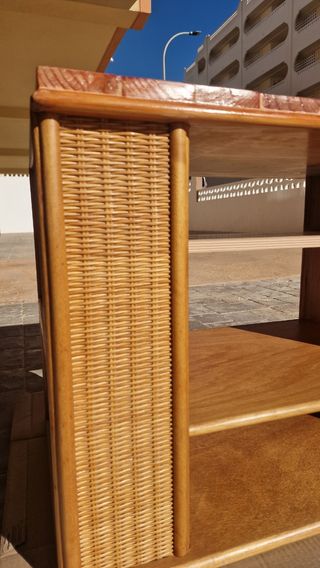 Tavolino in legno e vimini