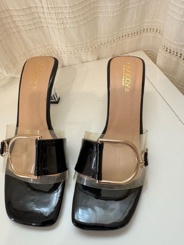 Sandali Gooddy in charol con tacco in metacrilato taglia 39