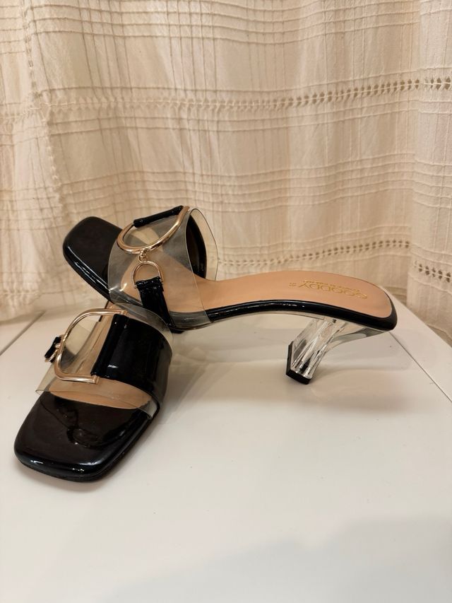 Sandali Gooddy in charol con tacco in metacrilato taglia 39