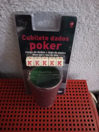 Cubilete dados poker