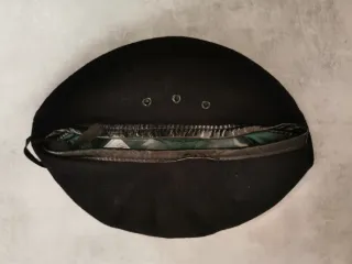 Basco italiano lana nera taglia 56