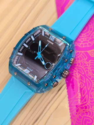 Reloj Azul Transparente