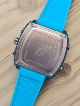 Reloj Azul Transparente