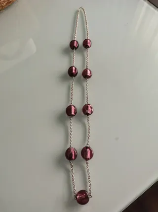 Collar cadena con cuentas moradas
