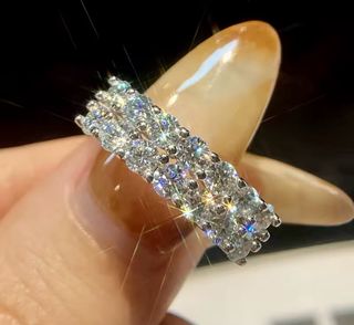 Espectacular anillo de plata de ley con Moissanita