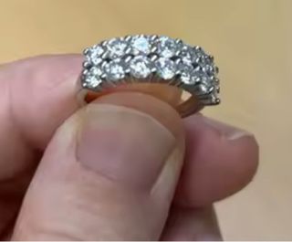 Espectacular anillo de plata de ley con Moissanita