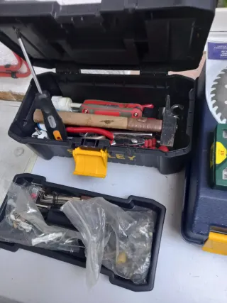 Maletín de herramientas y accesorios