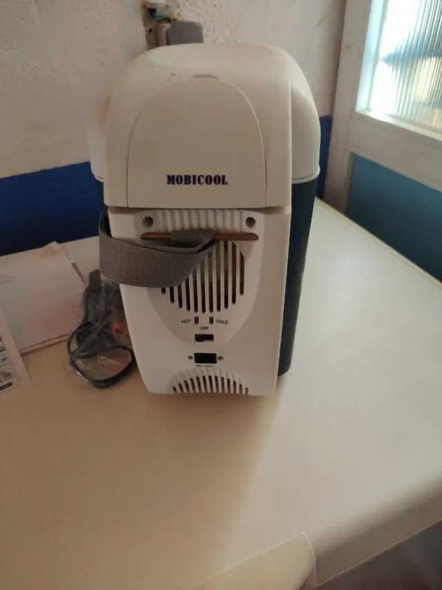 Nevera portátil MOBICOOL para coche