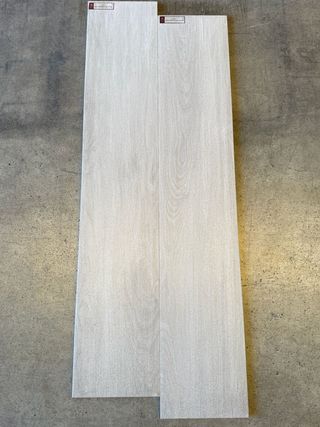 Azulejos imitacion madera gris claro