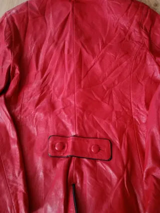 Chaqueta cuero vintage roja