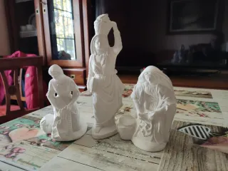 3 figuras lavanderas escayola