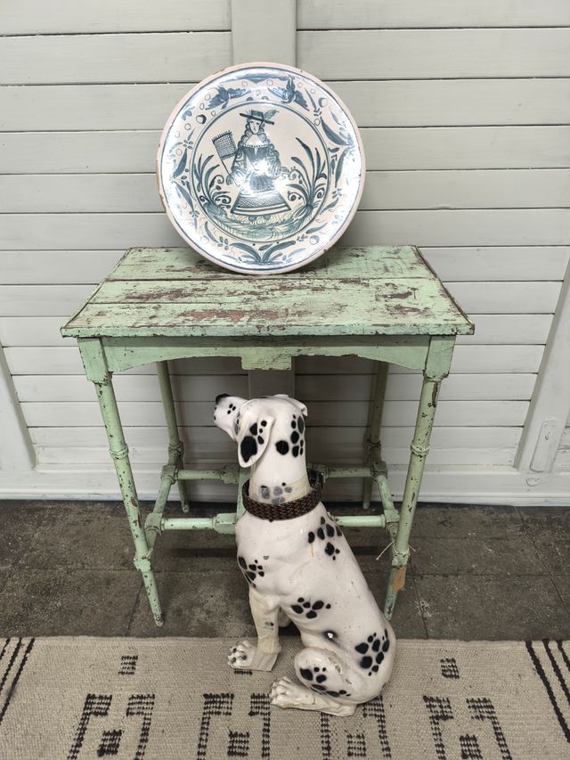 Antico piatto decorato blu e bianco