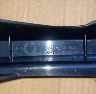 LR048696 Soporte Parachoques LAND ROVER