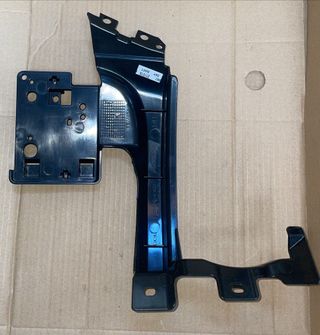 LR048696 Soporte Parachoques LAND ROVER