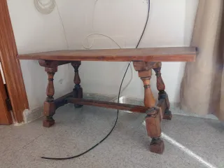 Mesita baja rústica de madera