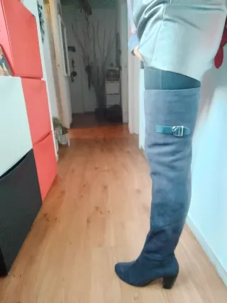 Botas altas negras con hebilla