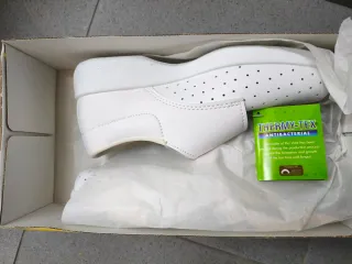 Zapatos de trabajo blancos